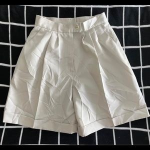 Crumpled style urban shorts